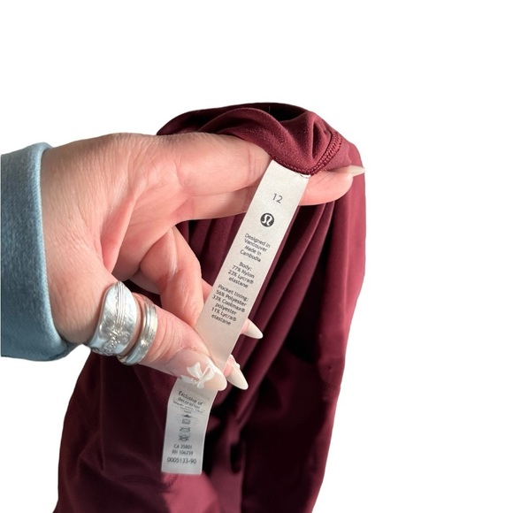 Women's Lululemon Burgundy Leggings - Picture 6 of 9